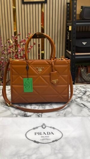 First copy Prada